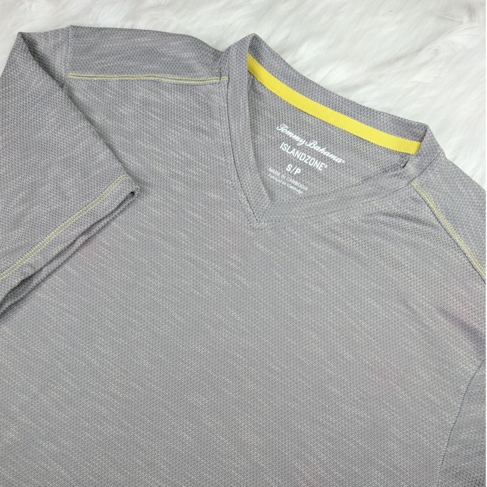 Tommy Bahama IslandZone T-Shirt Mens Small Grey V-Neck Moisture Wicking ST226146